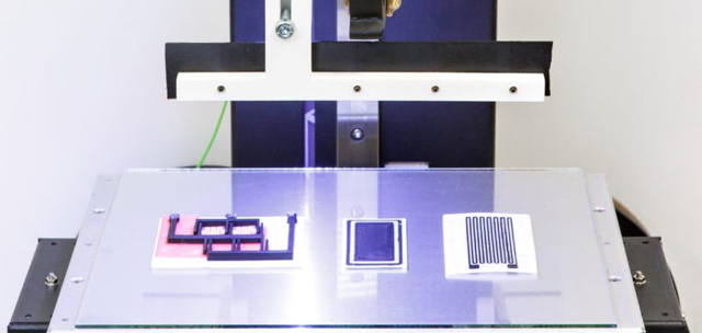 Aktoren und Sensoren mit 3D-Druck in komplexe Bauteile integrieren