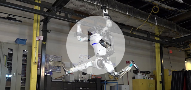 10,0: Roboter Atlas zeigt fehlerlose Turn-Kür