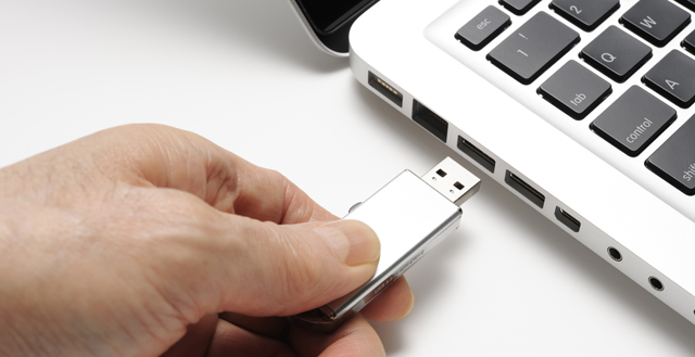 Exklusives Security-Whitepaper: Gefahrenquelle USB-Stick – Wie Sie sich schützen können