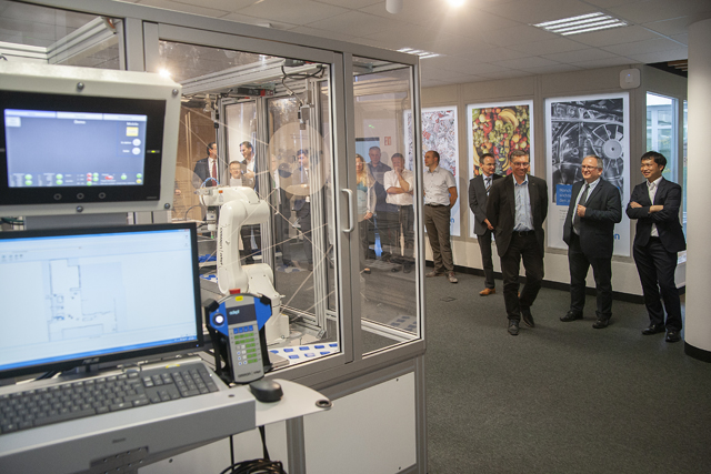 Omron eröffnet Kunden- und Technologiezentrum in Stuttgart