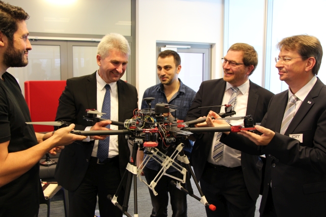 NRW-Minister überzeugte sich von Lemgoer Innovationskraft